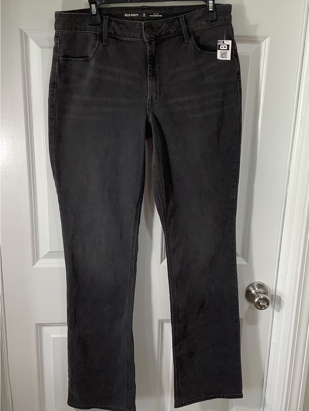 Old Navy Black mid rise boot cut Jeans size 12 tall. NWT.